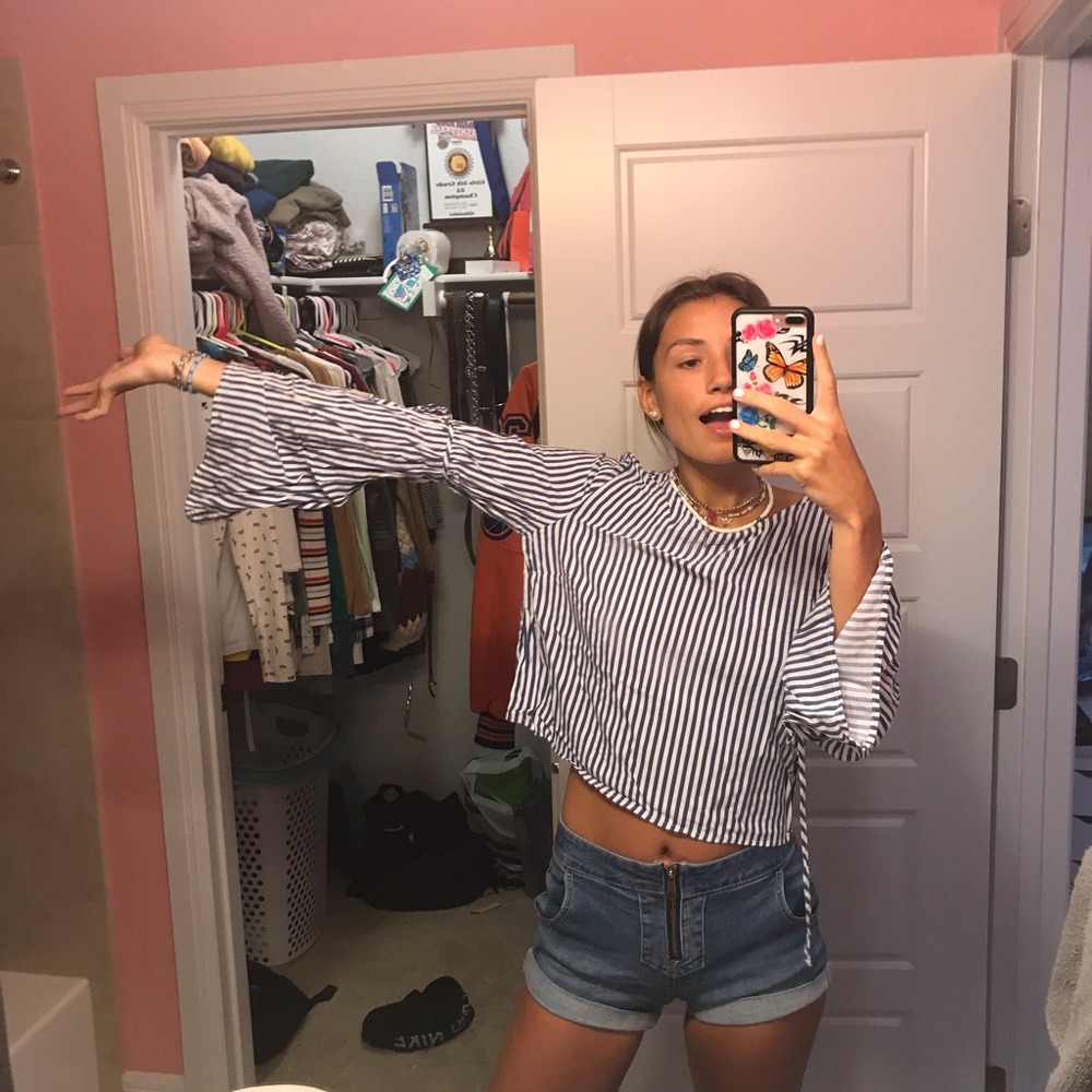 Stripped long sleeve shirt